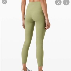 Lululemon wunder under size 4